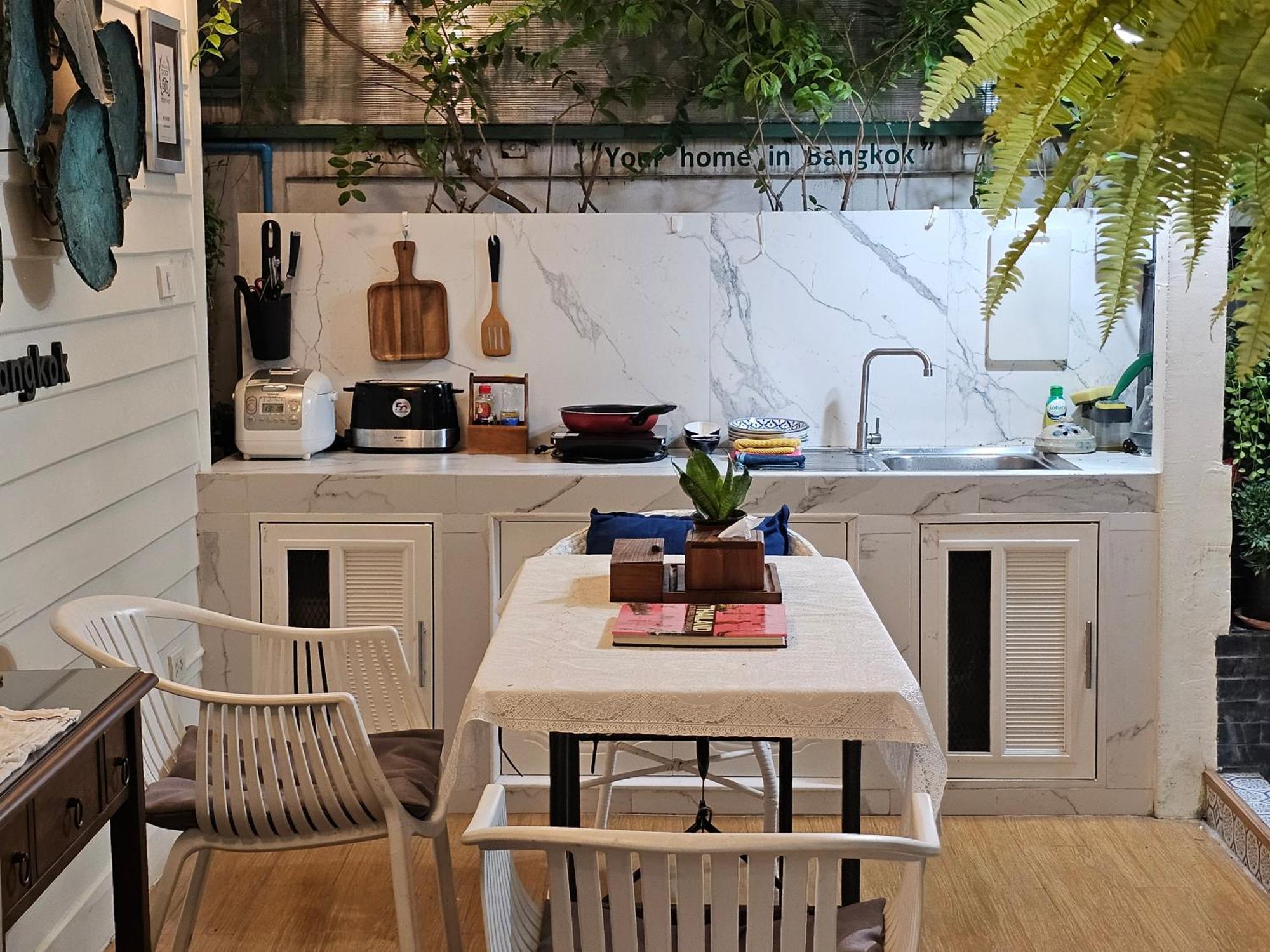 W The Thai-style Tranquil And Cozy Villa